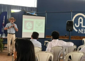 Faet/Senar leva especialista para palestra em Feira de Nelore em Araguaçu