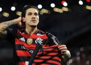 Pedro tem fratura no antebraço e situação será avaliada pelo Flamengo