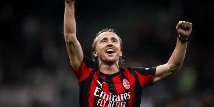 Modric renasce aos 40 anos e lidera o Milan até o topo do Italiano