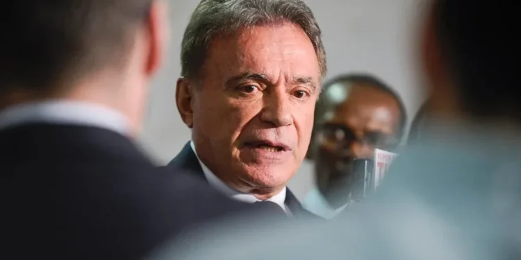 Álvaro Dias deixa o Podemos: “Meus sonhos foram sepultados”