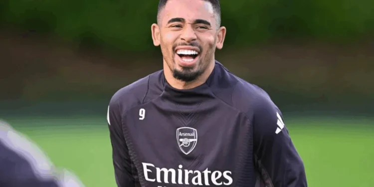 Gabriel Jesus se aproxima de retorno aos campos após 9 meses lesionado