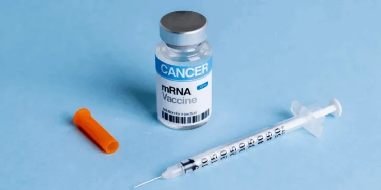 Vacina de mRNA contra Covid aumenta sobrevida de pacientes com câncer
