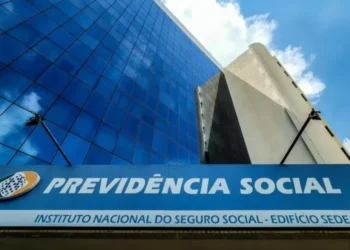 INSS alerta 4 milhões de beneficiários para realização de prova de vida; aviso foi enviado em extrato bancário