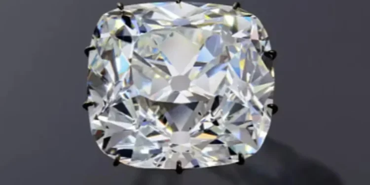 O diamante “amaldiçoado” que foi deixado de lado no assalto ao Louvre