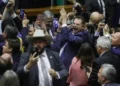 PL retoma pressão para votar anistia que contemple Bolsonaro
