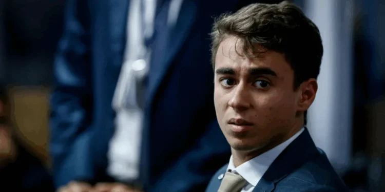 Nikolas Ferreira critica Esquerdogata após prisão da influenciadora
