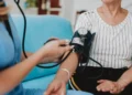 Hipertensão: médico ensina 5 segredos para prevenir a pressão alta