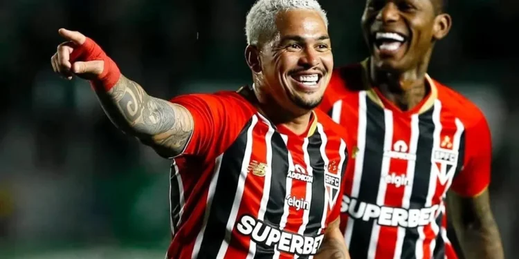 Luciano entra para seleta lista de artilheiros do São Paulo. Confira