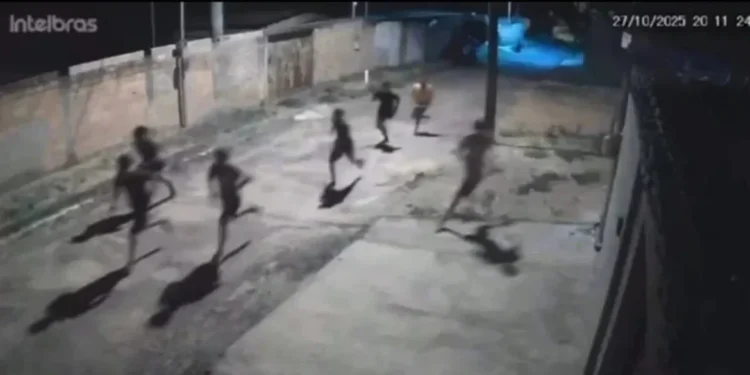 Grupo de 13 pessoas espanca menino de 11 anos no lugar do irmão em GO