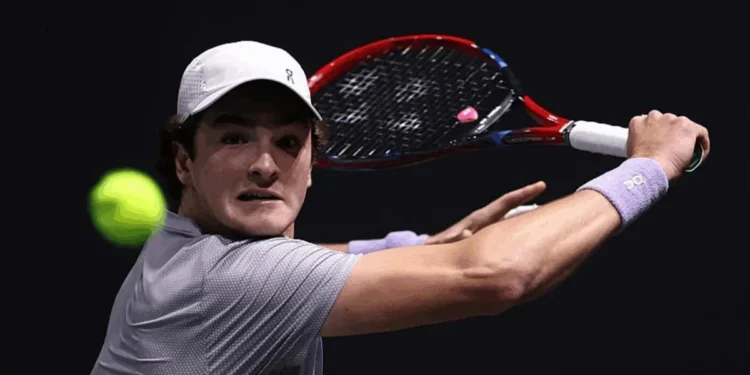 João Fonseca vence de virada na estreia do Masters 1000 de Paris