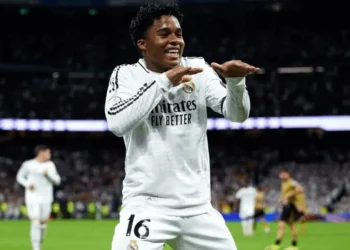 Endrick inicia conversa com gigante francês para 2026. Saiba qual