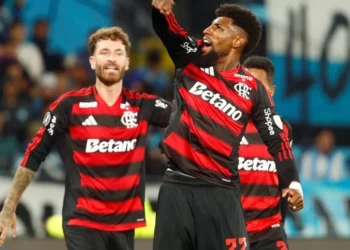 Flamengo empata com Racing e vai à final da Libertadores 2025