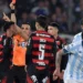 Plata é expulso na semifinal da Libertadores e web se revolta; confira
