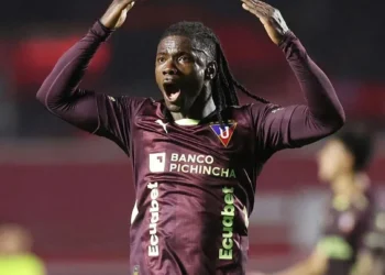 LDU encara Palmeiras para voltar à final da Libertadores após 17 anos