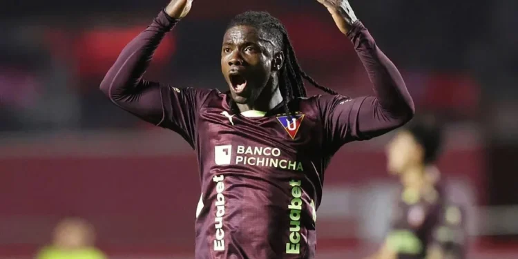 LDU encara Palmeiras para voltar à final da Libertadores após 17 anos