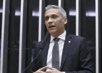 Moraes nega pela segunda vez visita de deputado Gayer a Bolsonaro