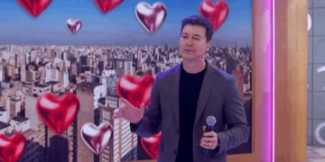 Rodrigo Faro interrompe apresentação na Globo e cai no choro