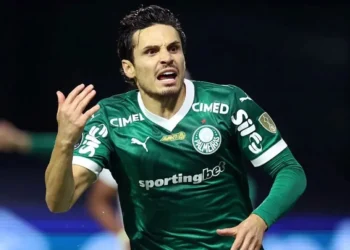 Palmeiras goleia LDU e garante vaga na final da Libertadores de 2025
