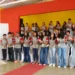 Professor André Goveia com os alunos que integram o Projeto Poetas do Xodó