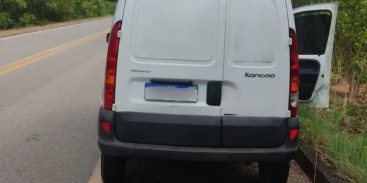 PMTO recupera veículo furtado em Palmas e abandonado às Margens da TO-348