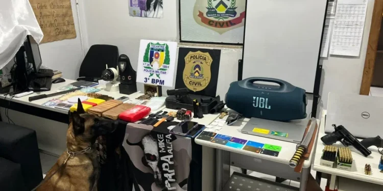 Drogas, armas, munições e outros ilícitos apresentados na delegacia da Polícia Civil de Pedro Afonso - Foto: Divulgação 3º BPM