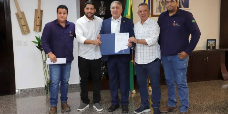 Governador Laurez Moreira assina Ordem de Serviço para revitalização do Ginásio Ciano Aires da Silva, em Porto Nacional