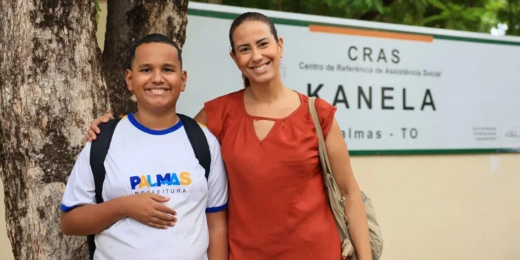 Cláudia Cristina Carvalho Cavalcante, mãe atípica de Miguel Carvalho de 14 anos Foto_Regiane Rocha