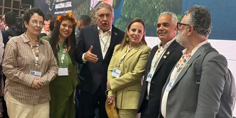 Comitiva do Tocantins reunida após apresentação do governador Laurez Moreira na COP30_Foto Ascom Sepot