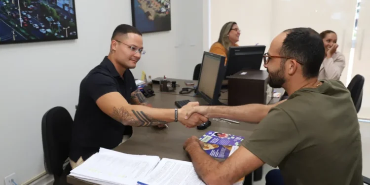 Atendimento da equipe de prospectores - Foto Ademir dos Anjos