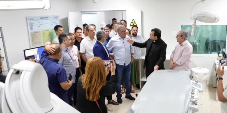 Em visita ao Hospital Dom Orione, governador Laurez Moreira reafirma o compromisso com o avanço da saúde no estado