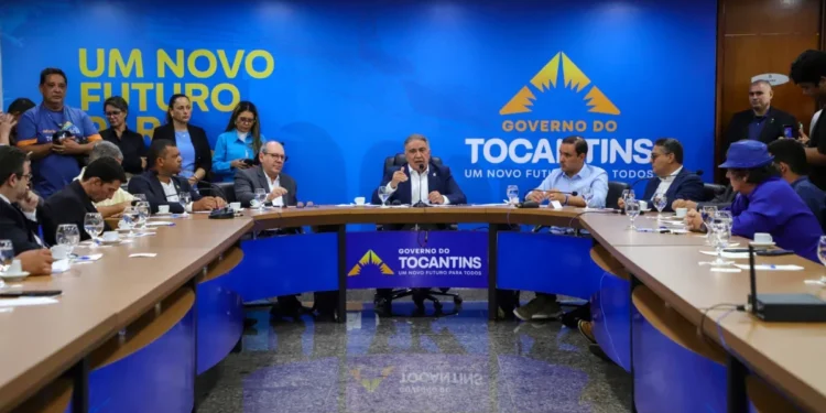 Encontro com prefeitos resultou na liquidação de convênios e autorização para pagamento de novas parcelas que somam quase R$ 10 milhões - Foto: Adilvan Nogueira/Governo do Tocantins
