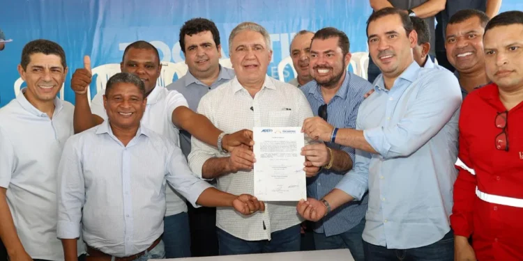 Governador Laurez Moreira assinou Ordem de Serviço para construção da rodovia TO-110, que liga São Félix a Mateiros - Ademir dos Anjos/Governo do Tocantins