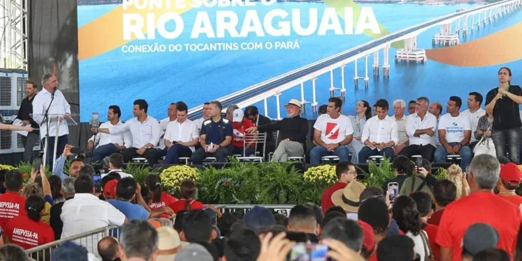 Governador Laurez Moreira celebrou a entrega da maior obra de integração entre Tocantins e Pará, destacando a realização de um sonho histórico da população (Crédito foto: Ademir dos Anjos/Governo do Tocantins)