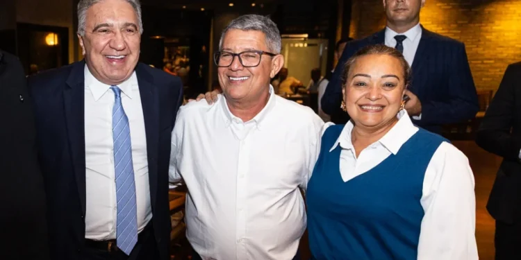 Em Brasília, governador Laurez Moreira debate o desenvolvimento do estado em encontro com prefeitos