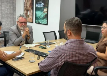 Secretário se reuniu com o presidente da Ascam em seu gabinete . Jordana Capistrano/Governo do Tocantins