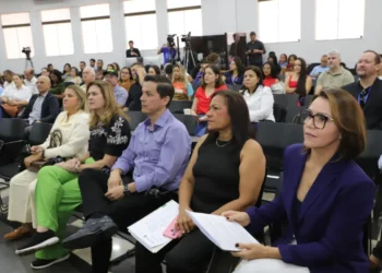 Audiência pública realizada no auditório da Unitins reuniu prefeitos e secretários municipais. Washington Luiz /Governo do Tocantins.