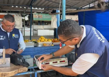 Pesagem das tampinhas recicláveis arrecadadas pelos servidores - Foto: Naturatins/Governo do Tocantins