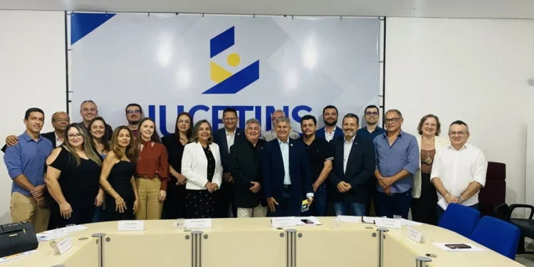 Vogais da Jucetins tomam posse em sessão plenária