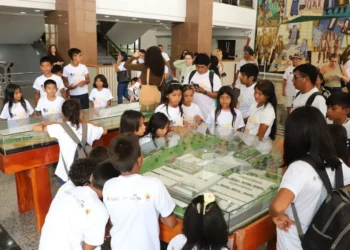 Crianças da etnia Xerente visitam Palmas e vivem um dia de descobertas e aprendizado durante o projeto "Da Aldeia à Capital". - Adilvan Nogueira/Governo do Tocantins