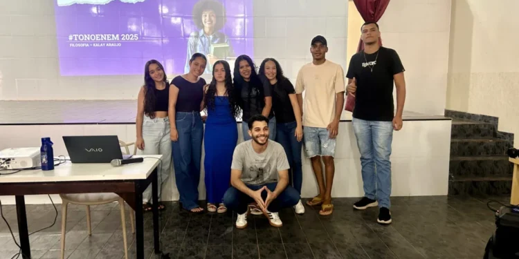 Estudantes de Almas, da SRE de Dianópolis, durante as aulas do #TOnoEnem 2025 que oferece preparação extra para os concluintes do ensino médio rumo ao Enem e vestibulares