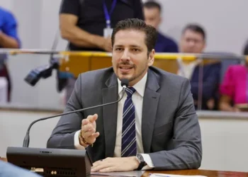 Olyntho foi o relator do Projeto de Lei de Diretrizes Orçamentárias de 2026 na Comissão de Finanças