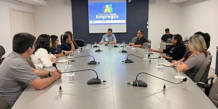 Secretaria de Desenvolvimento Econômico reuniu técnicos da Prefeitura e gestores de Recursos Humanos da Capital para alinhar parceria no evento – Foto Tainara Saraiva.
