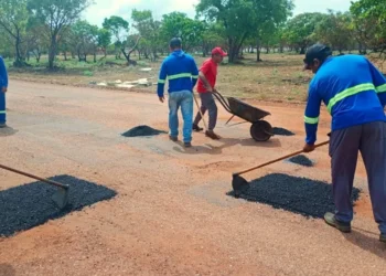 Serviço de tapa-buracos também foi realizado na Avenida G, no Jardim Aureny III - Foto Divulgação
