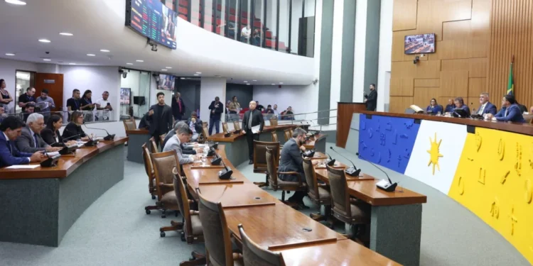 Deputados aprovam revisão geral da remuneração dos servidores do Poder Judiciário