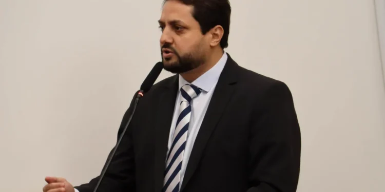 Informações sobre a execução e repasses do Programa Cartão do Estudante são solicitadas pelo vereador Vinicius Pires em Palmas