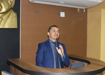 Netinho do Povo busca implantação de política pública de prevenção e enfrentamento à violência contra educadores e agentes educacionais.