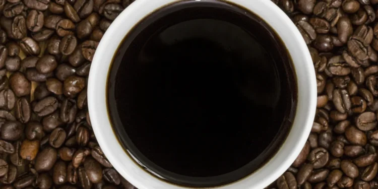 Aliado da energia é inimigo do sono; entenda como o café pode ser prejudicial à saúde