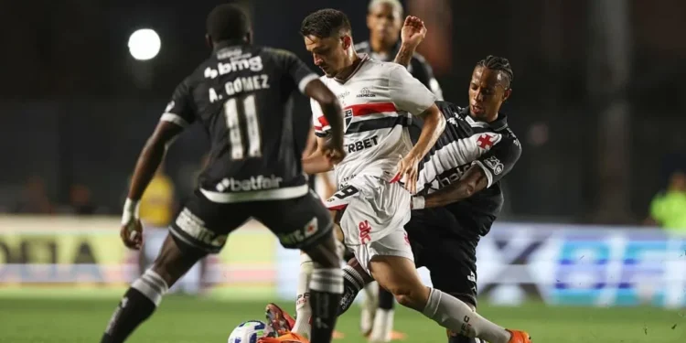 Depois de quase um mês sem derrotas, Vasco perde para o São Paulo