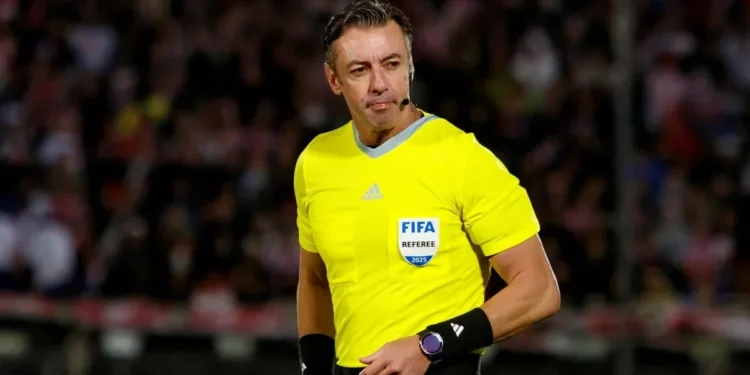 CBF define arbitragem para Palmeiras x Santos. Confira