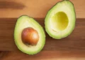4 dicas para incluir abacate na rotina e ter refeições mais saudáveis